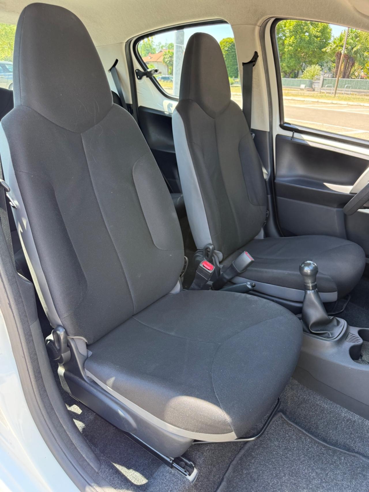 Toyota Aygo 1.0 12V VVT-i 5 porte 68Cv*Navi*Neopatentati