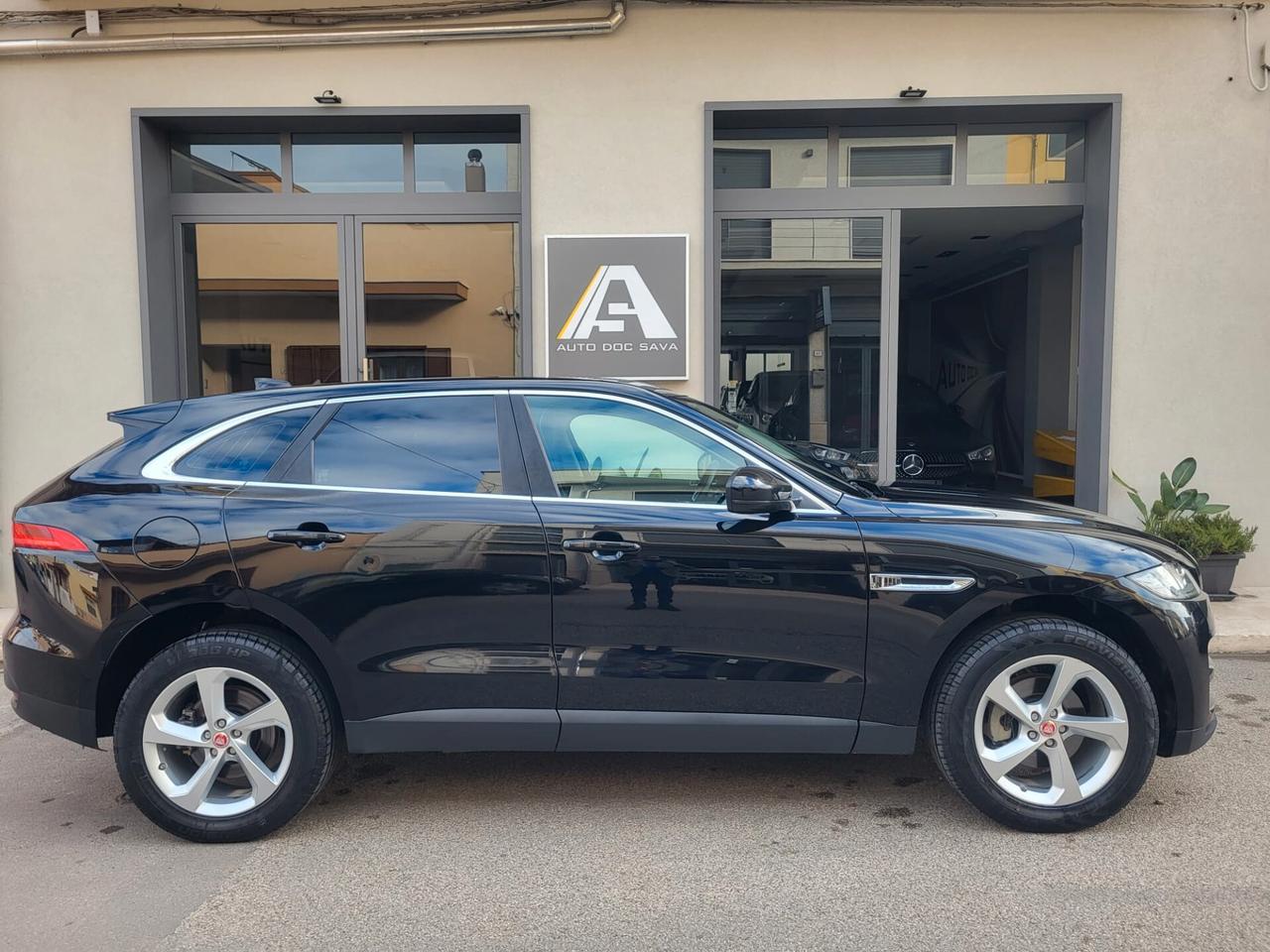 Jaguar F-Pace 2.0 D 180 CV AWD aut. Prestige