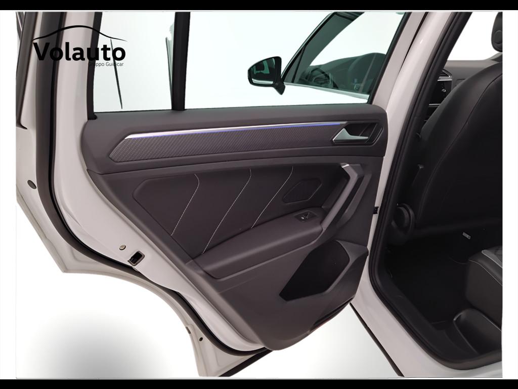 VOLKSWAGEN Tiguan II 2021 - Tiguan 1.5 tsi R-Line 150cv dsg