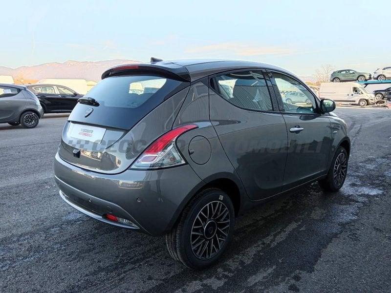 Lancia Ypsilon My24 402 Platino 1.0