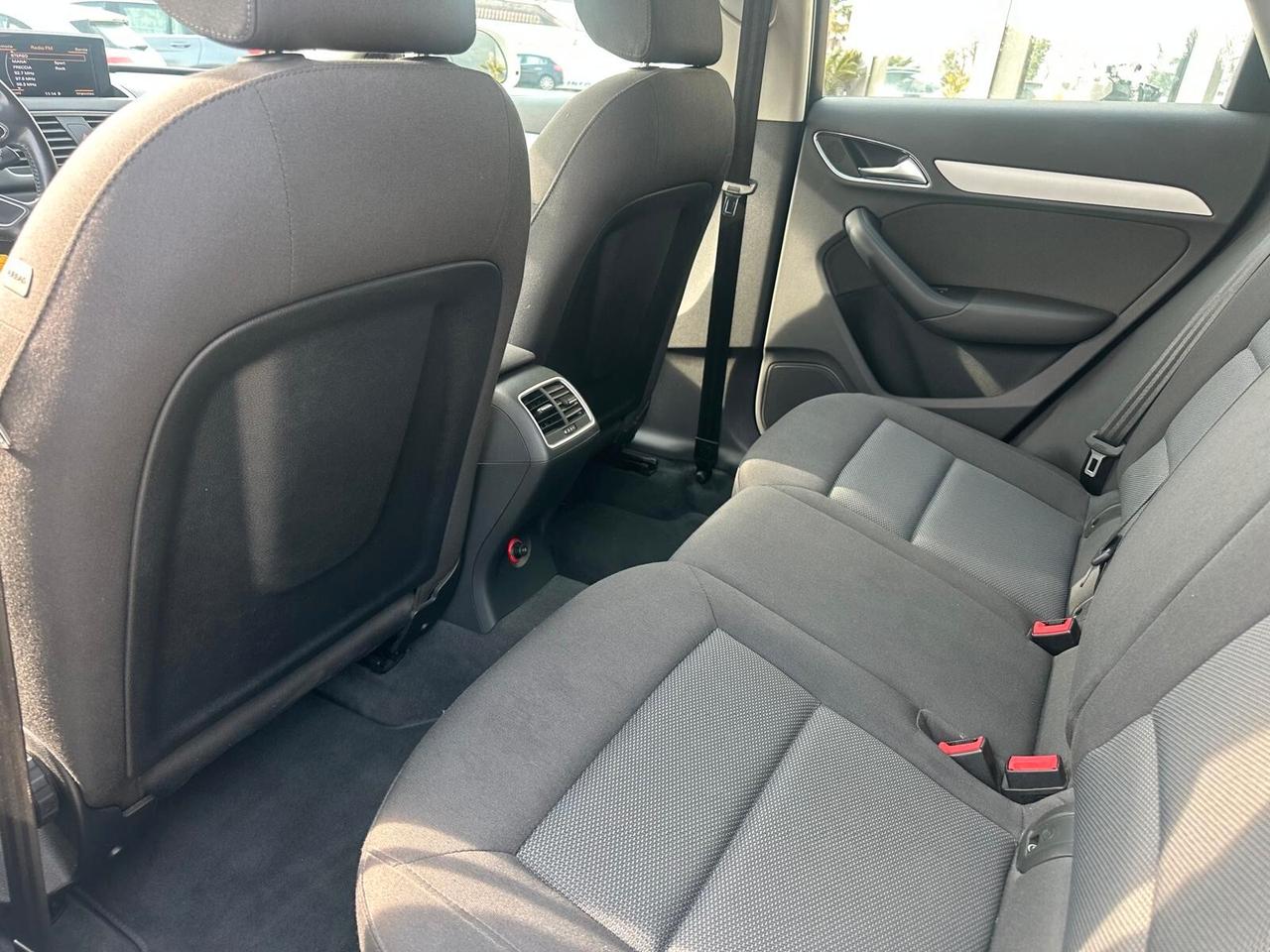 Audi Q3 2.0 TDI 150 CV Business