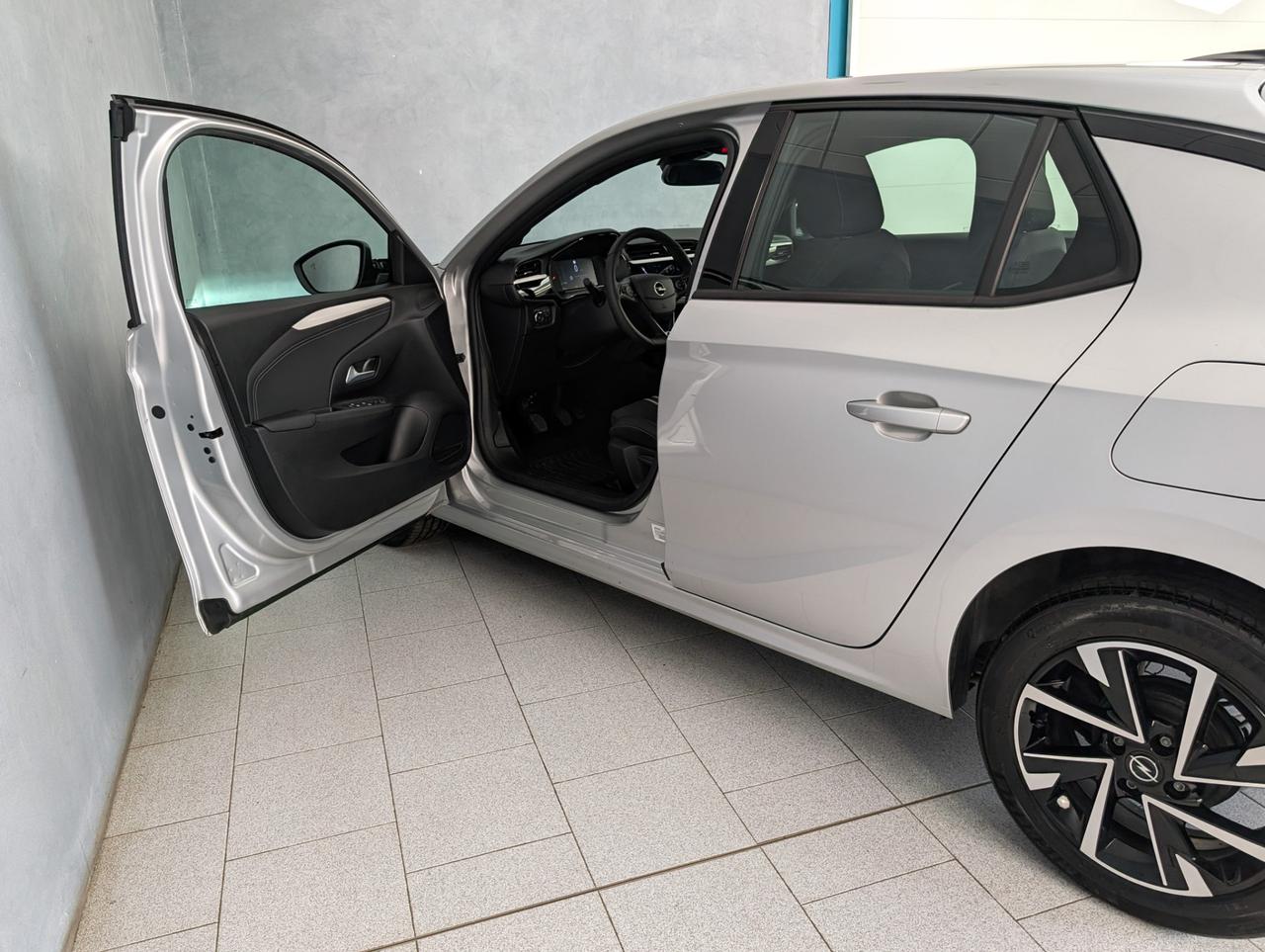 Opel corsa vi 1.2 100cv GS