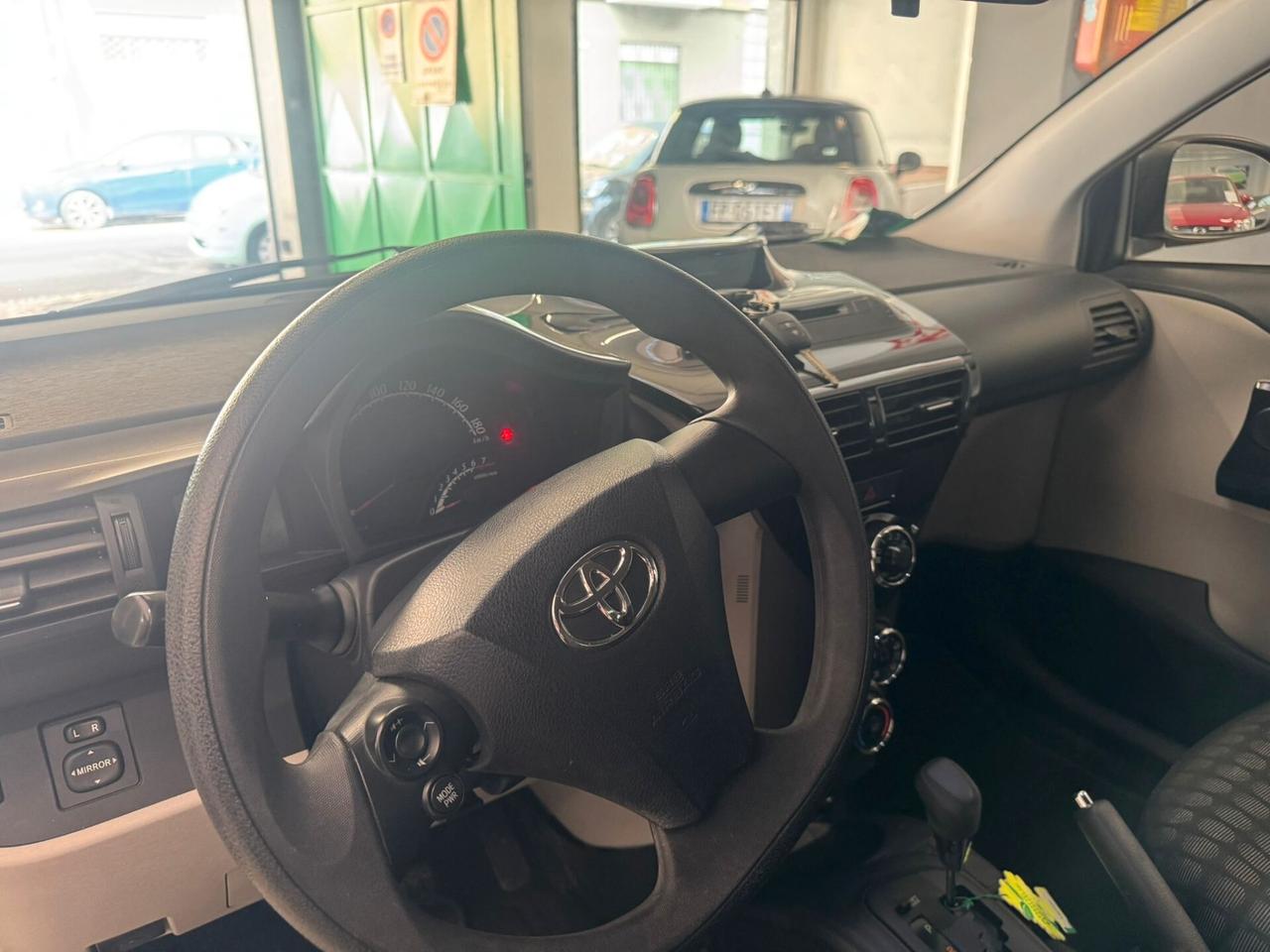 Toyota iQ 1.0 CVT Lounge PREZZO REALE!! UNICO PROPRIETARIO!! TAGLIANDI!!