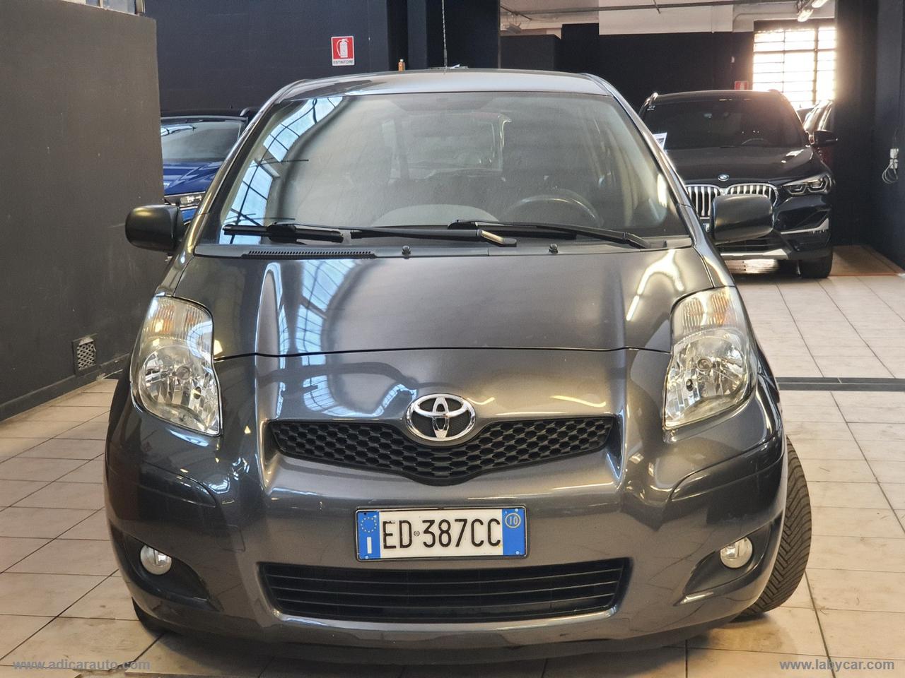 TOYOTA Yaris 1.3 5p. Sol