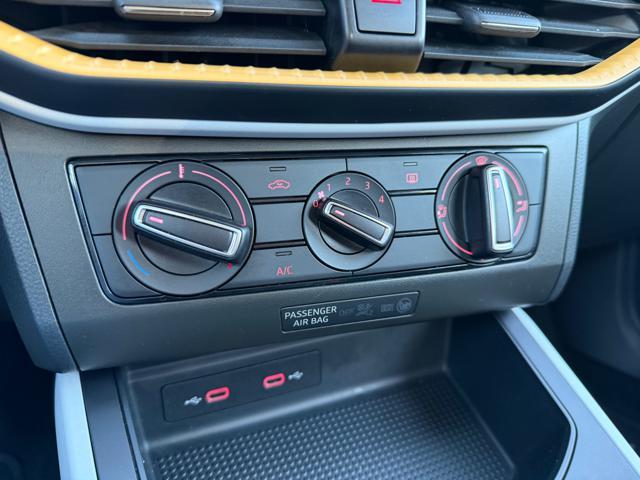 SEAT Arona TSI STYLE+NAVI CARPLAY WIFI APPLE&ANDROID+PDC