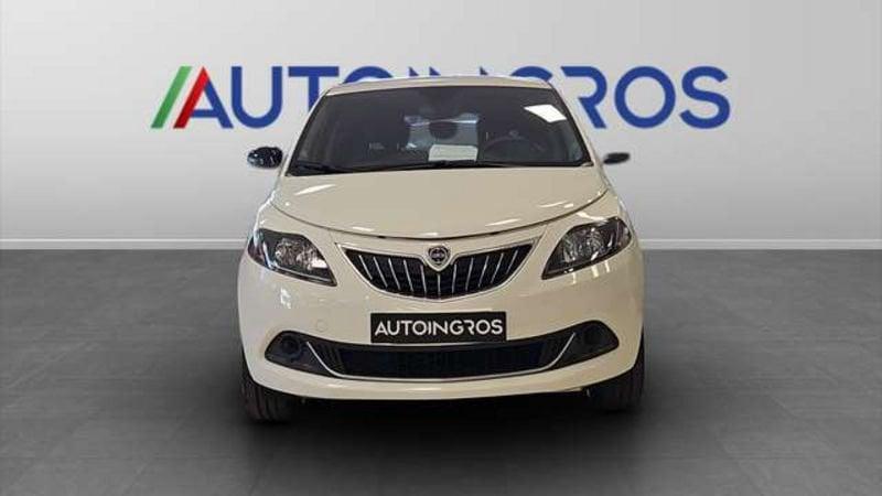 Lancia Ypsilon 1.0 FireFly Hybrid Silver