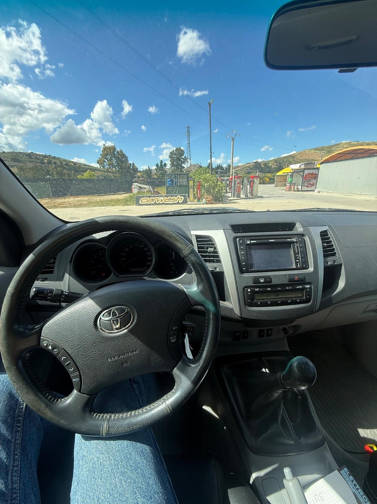 Toyota Hilux 3.0 D-4D 4WD 4p. Doub. Cab SR+
