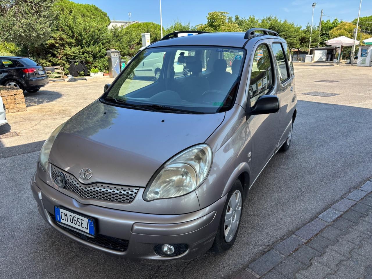 Toyota Yaris Verso 1.3i 16V cat Luna '03