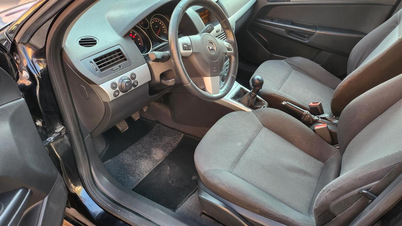Opel Astra 1.6 16V VVT 5 porte Enjoy