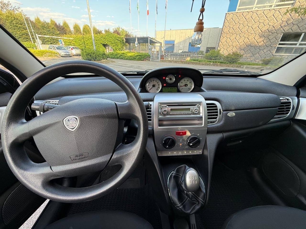 Lancia Ypsilon 1.2 69 CV Unyca