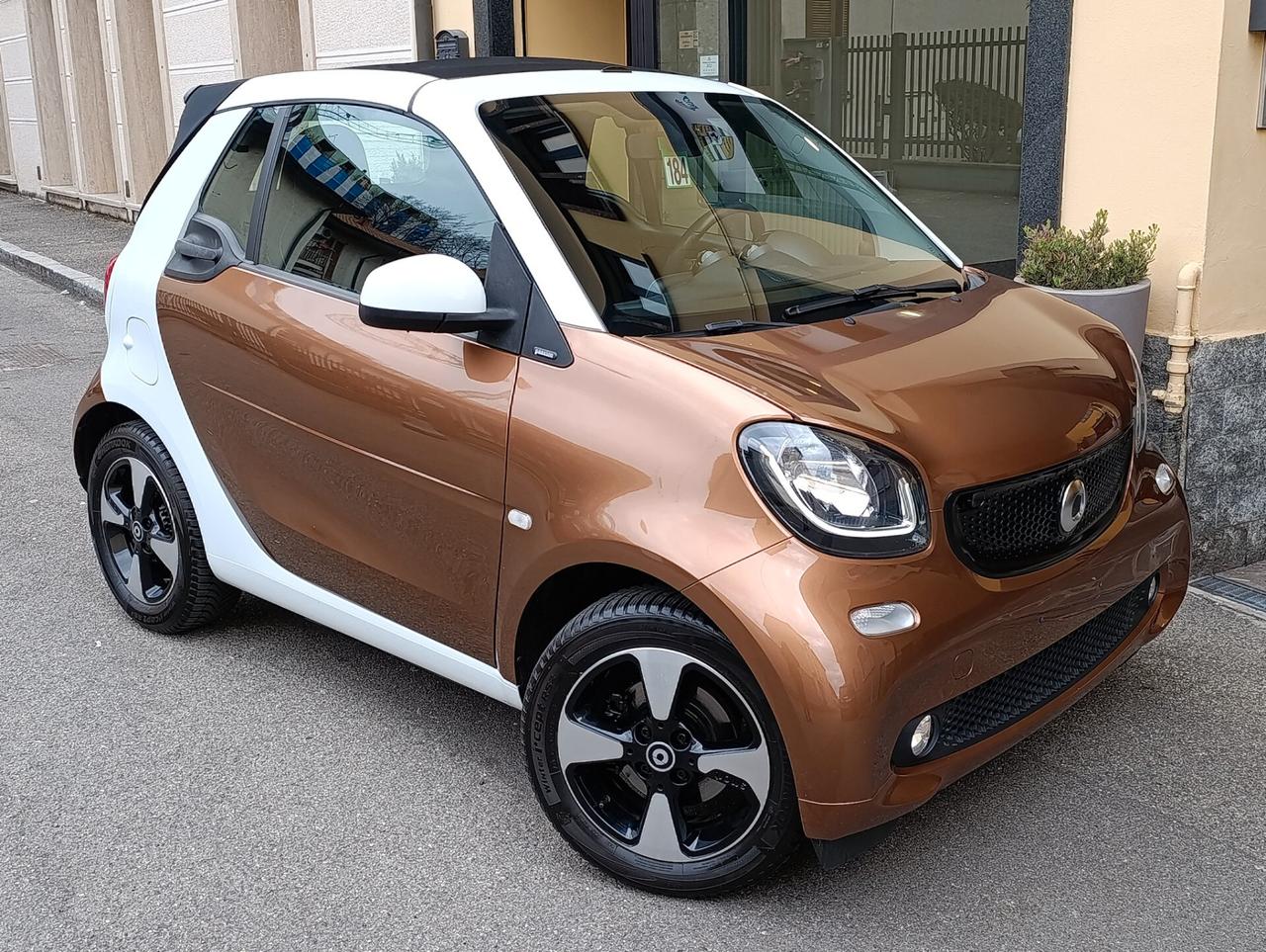 Smart ForTwo 90 0.9 Turbo aut. cabrio Passion navi telecamera