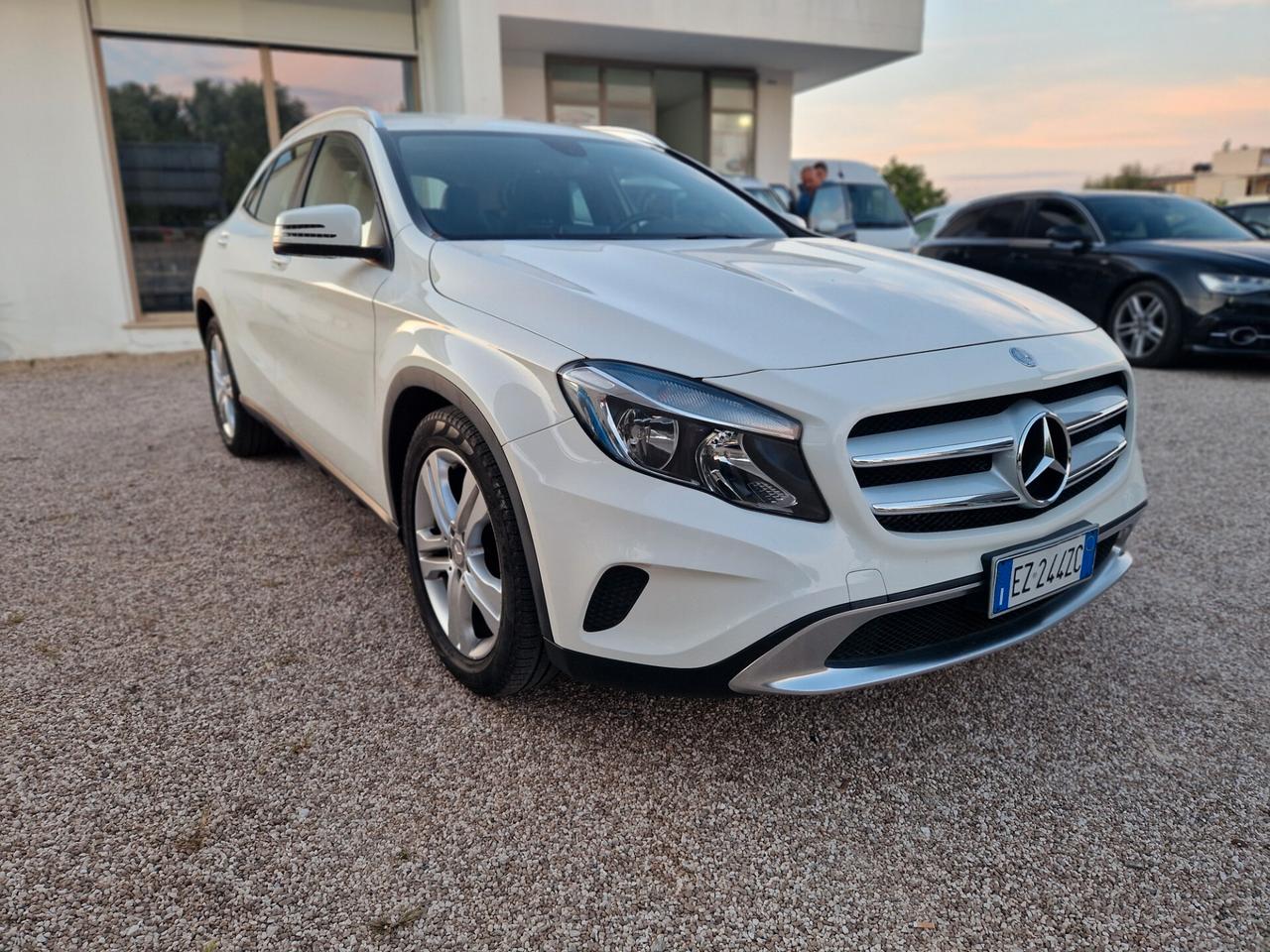 Mercedes-benz GLA 180 d Premium