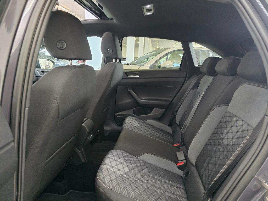 Volkswagen Taigo 1.0 TSI 115 CV R-Line + Tetto