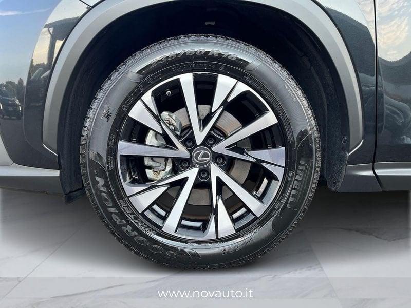 Lexus NX Hybrid Premium 4WD MY22