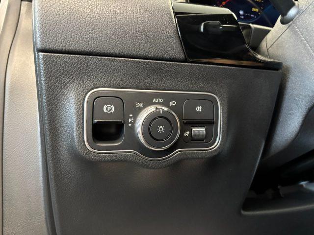 MERCEDES-BENZ GLA 180 d AMG Premium Automatico