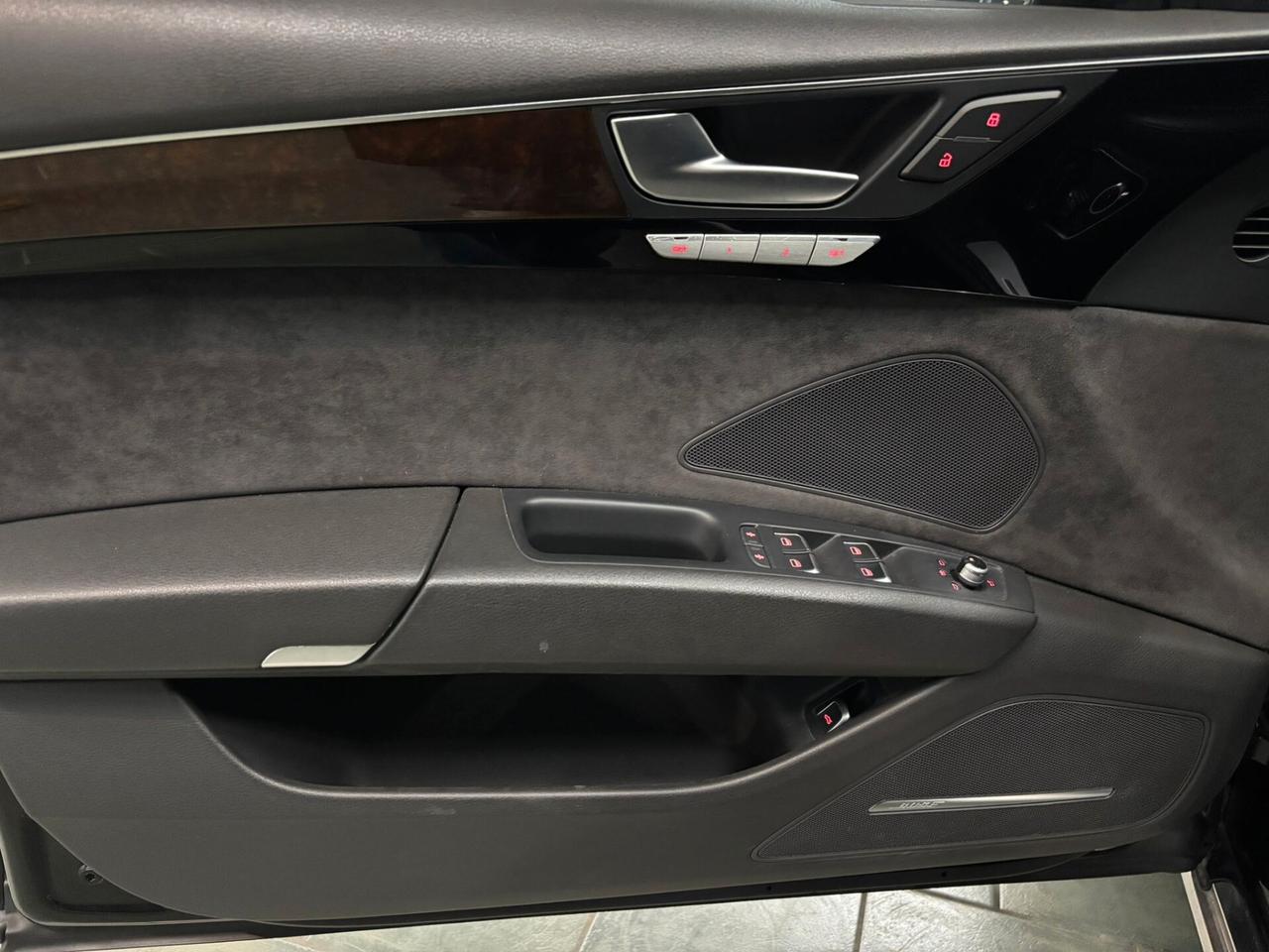 Audi A8 3.0 TDI 258 CV clean diesel quattro tiptronic