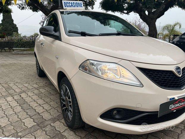 Lancia Ypsilon 1.2 69 CV 5 porte S&S Platinum CV 6