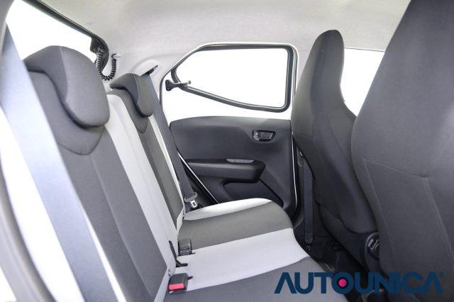 TOYOTA Aygo 1.0 VVT-i 69 CV 5 PORTE X-COOL TSS NEOPATENTATI