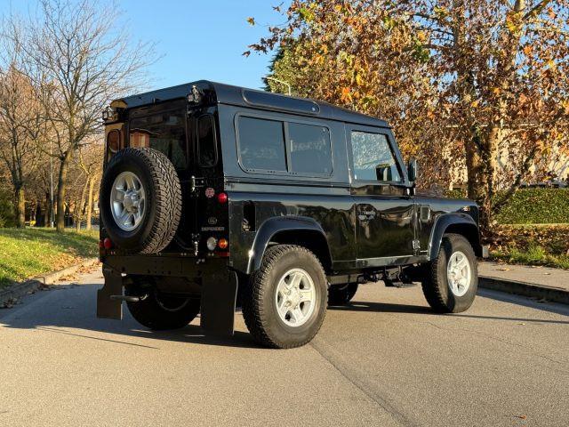 LAND ROVER Defender 90 2.2 TD4 Station Wagon S