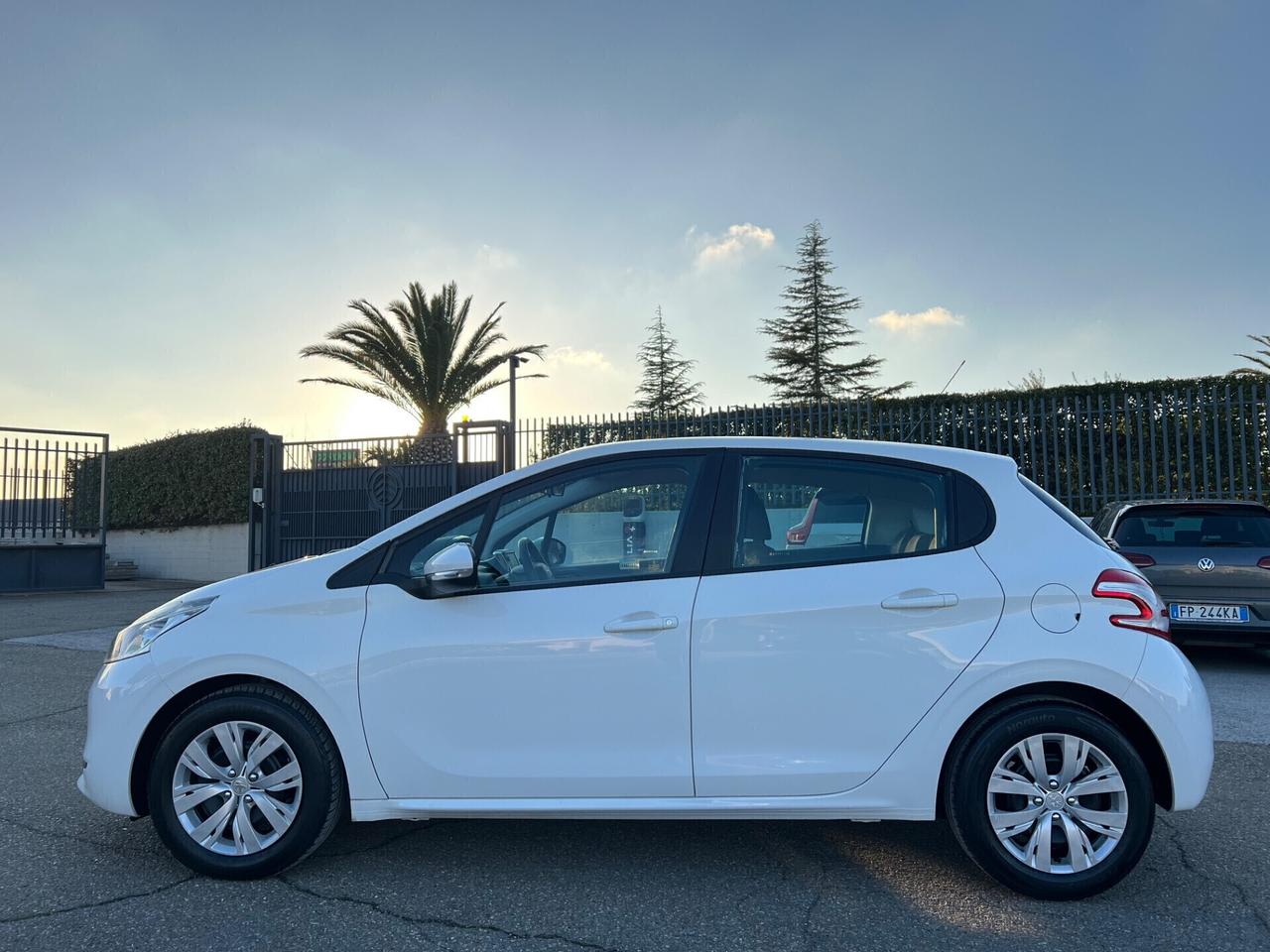 Peugeot 208 1.2 Benzina 82cv 5P. Allure - 2014