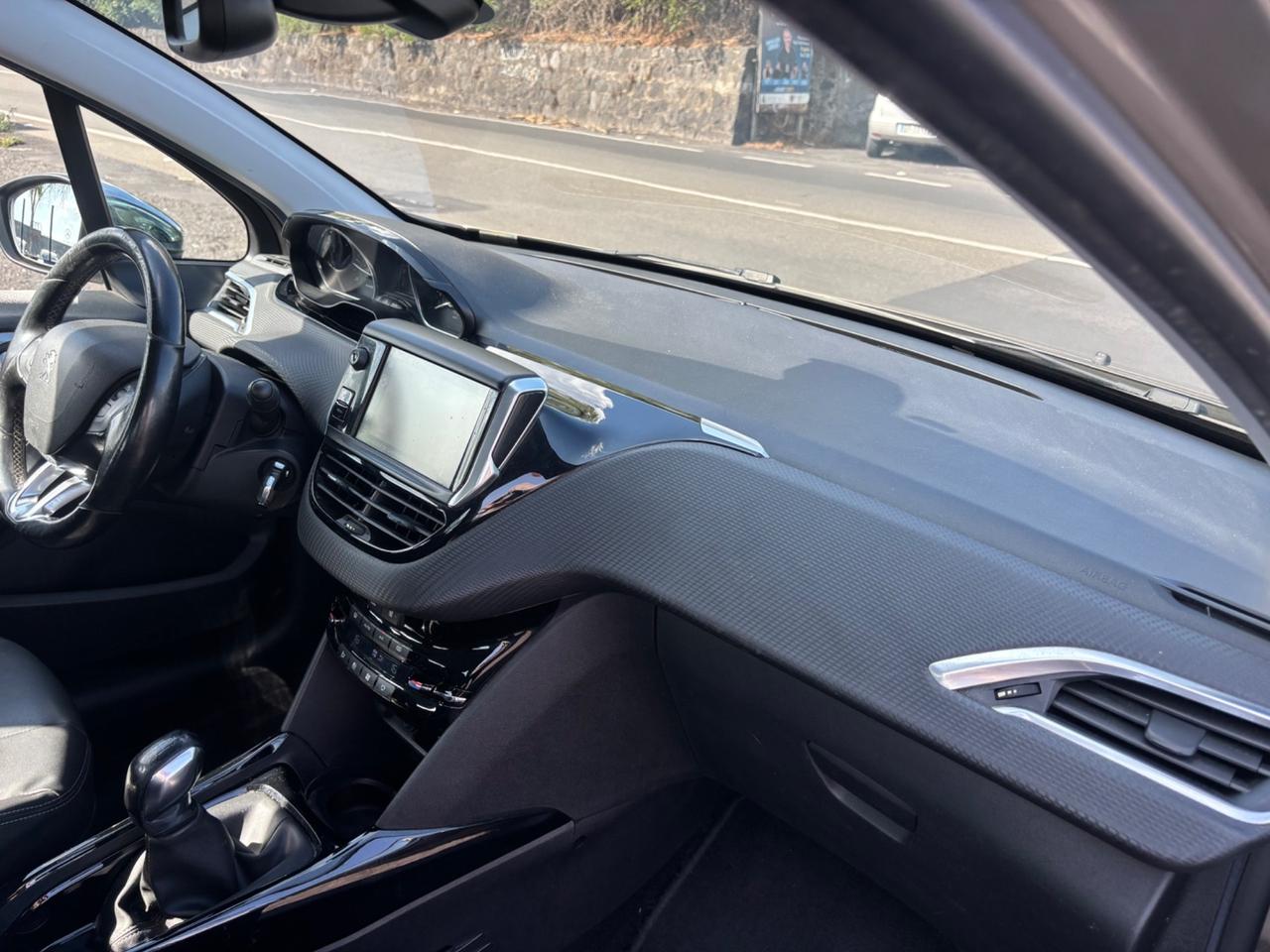 Peugeot 2008 1.6 hdi Allure