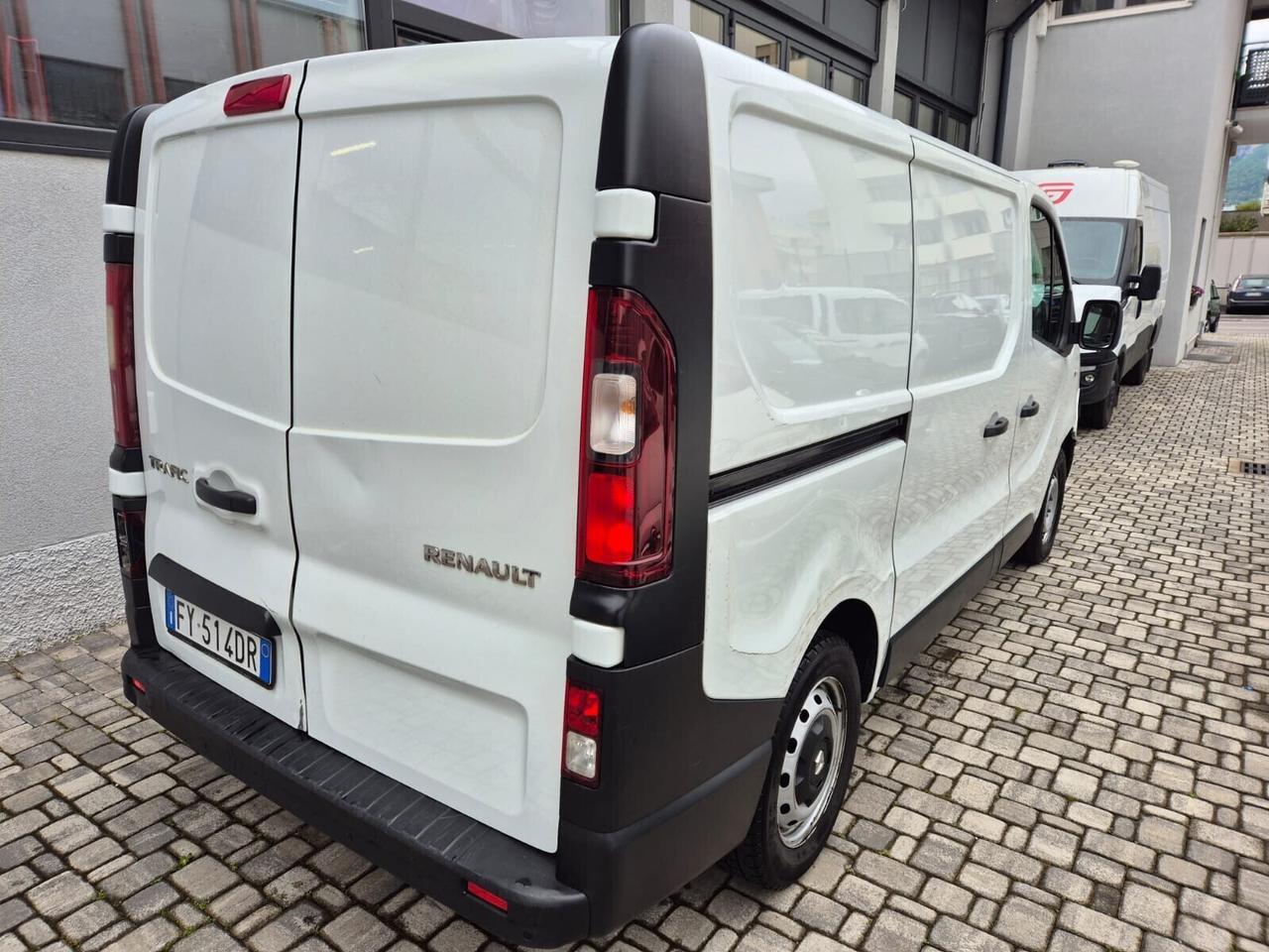 Renault Trafic 2.0 dCi 120CV 3 POSTI