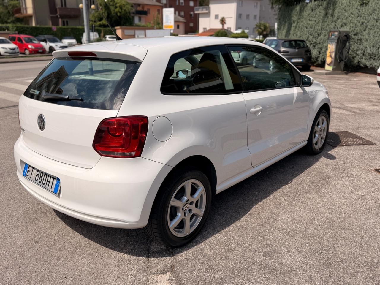 Volkswagen Polo 1.2 70 CV neopatentati gancio traino 2014