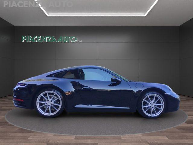 PORSCHE 992 Carrera