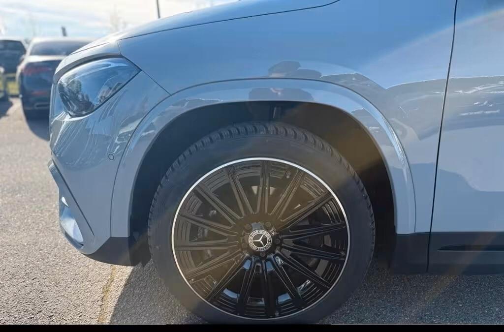 MERCEDES-BENZ GLA 200D NEW 150CV AUTOMATIC 4MATIC AMG LINE ( FARI LED - TETTO PANORAMICO APR. - AMBIENT LIGHTS - PELLE - CRUISE - NIGHT PACK - NAVI PREMIUM - PARK ASSIST - TELECAMERA 360 - CERCHI 20 ) KM 3000
