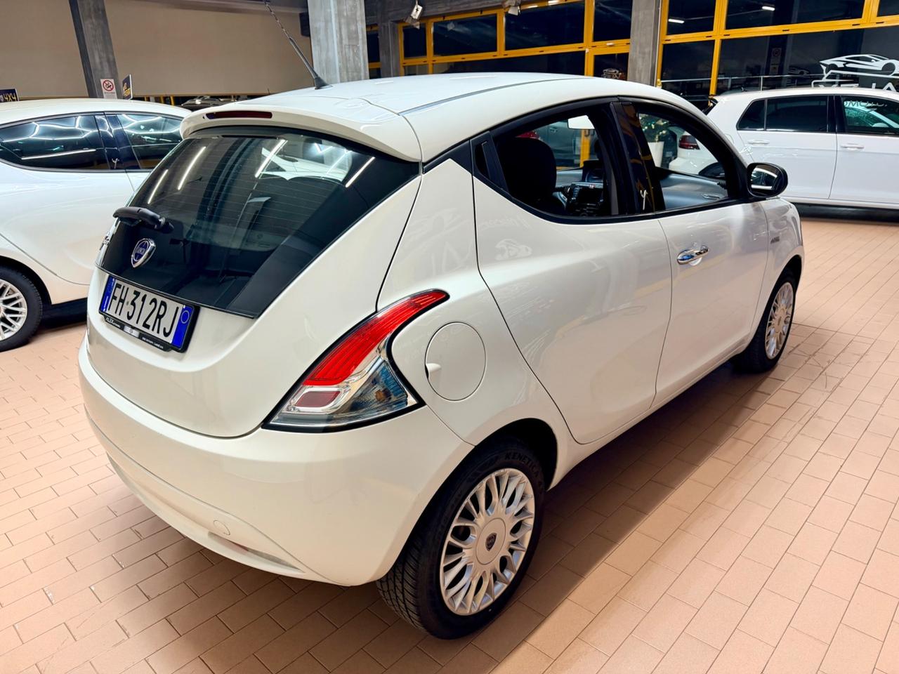 Lancia Ypsilon 1.2benz 69cv Neopat E6