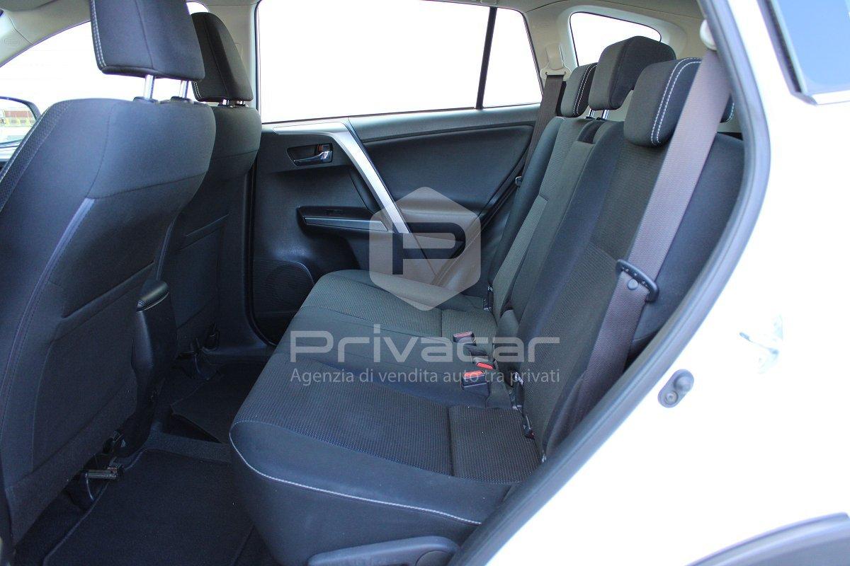 TOYOTA RAV4 2.0 D-4D 2WD Active