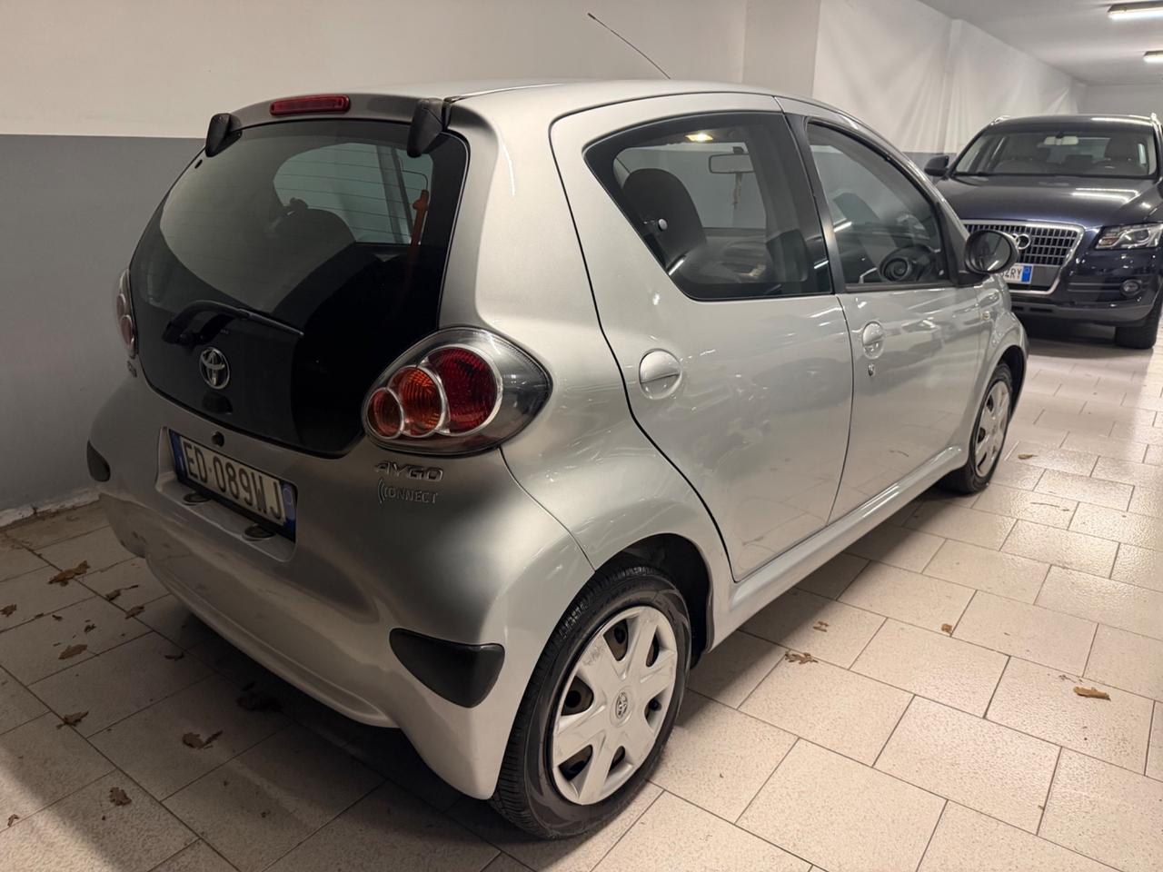 Toyota Aygo 1.0 12V VVT-i 5 porte Now Connect