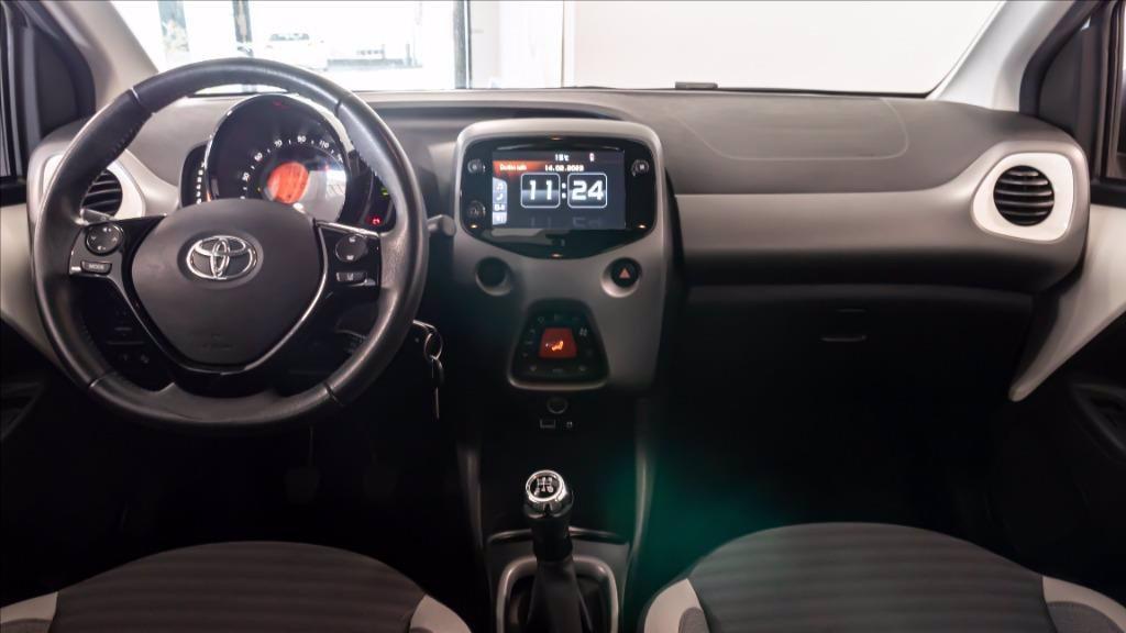 TOYOTA Aygo 5p 1.0 x-play 72cv del 2021