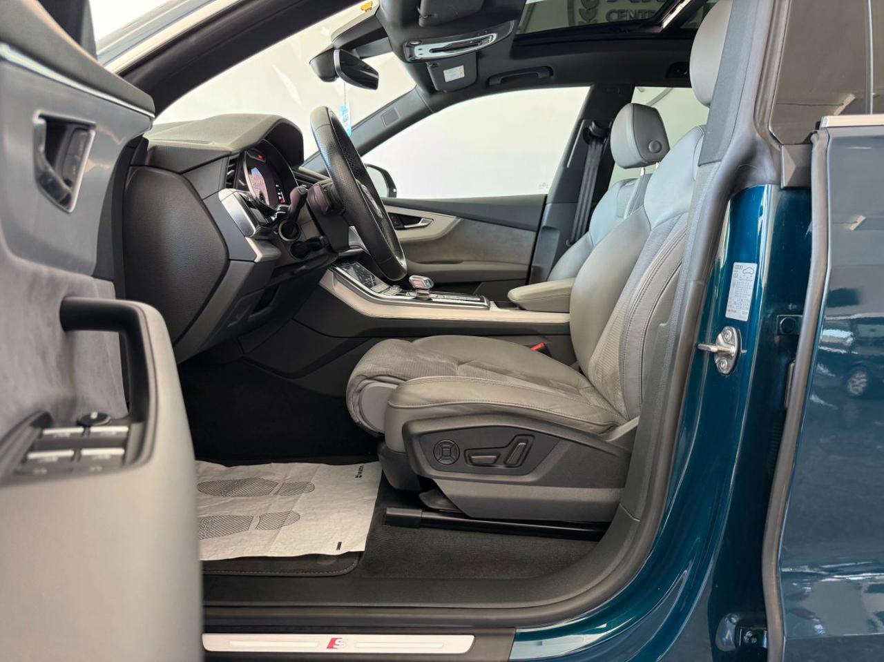 Audi Q8 50 3.0 tdi mhev S-LINE quattro Tetto Full