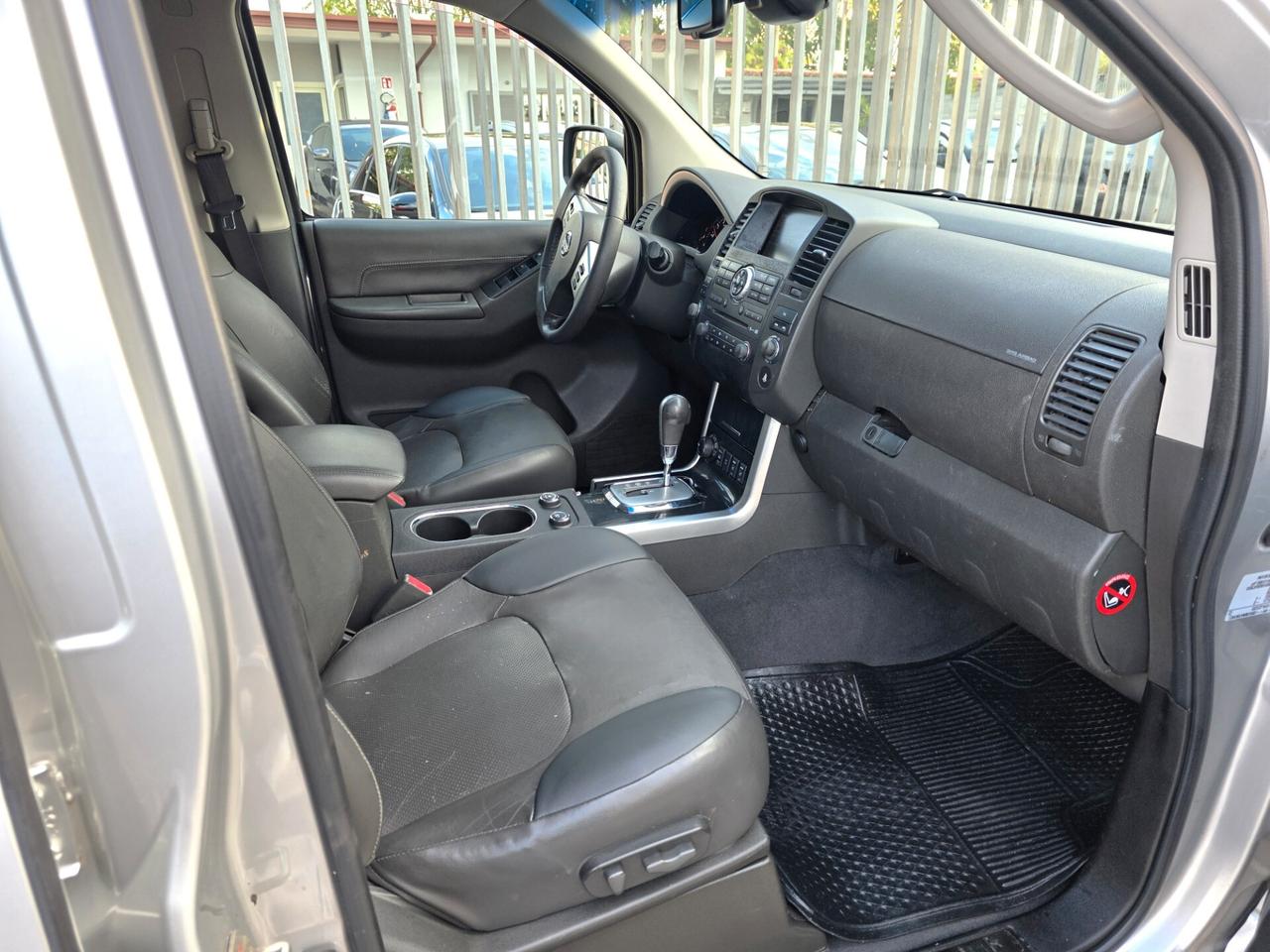 Nissan Pathfinder 2.5 dCi LE Auto 7 Posti