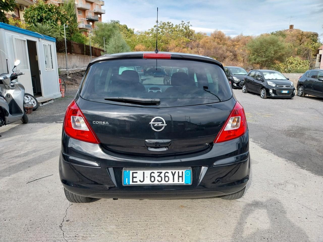 OPEL CORSA 1.2 BENZINA 2012 SOLO 100.000 KM