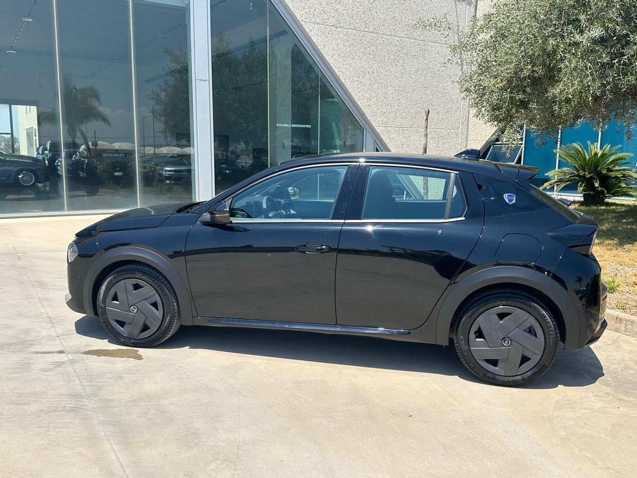 Lancia Ypsilon 1.2 mhev e-dct possibilità noleggio no scoring