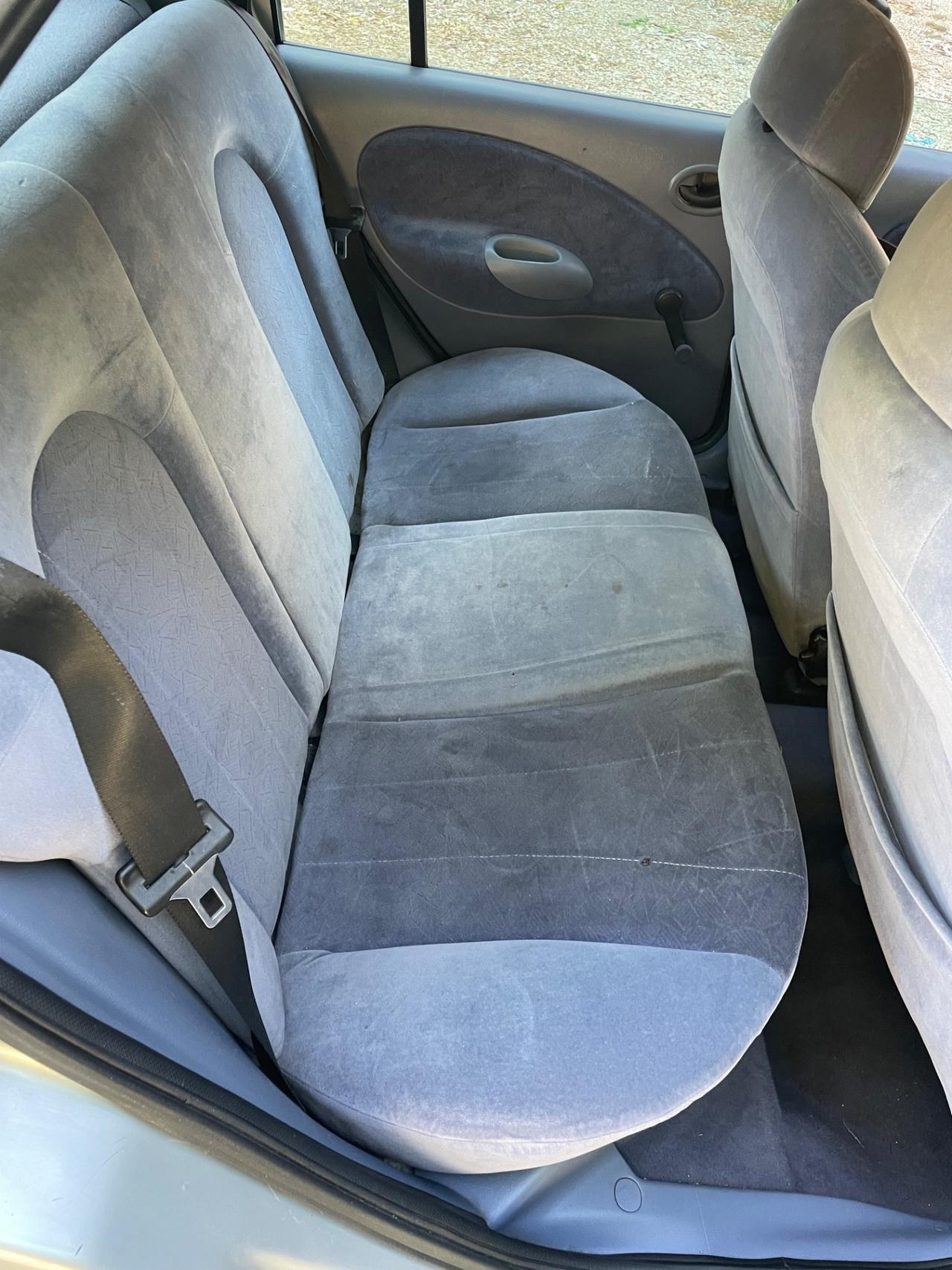 Ford Fiesta 1.4i 16V cat 5 porte Ghia