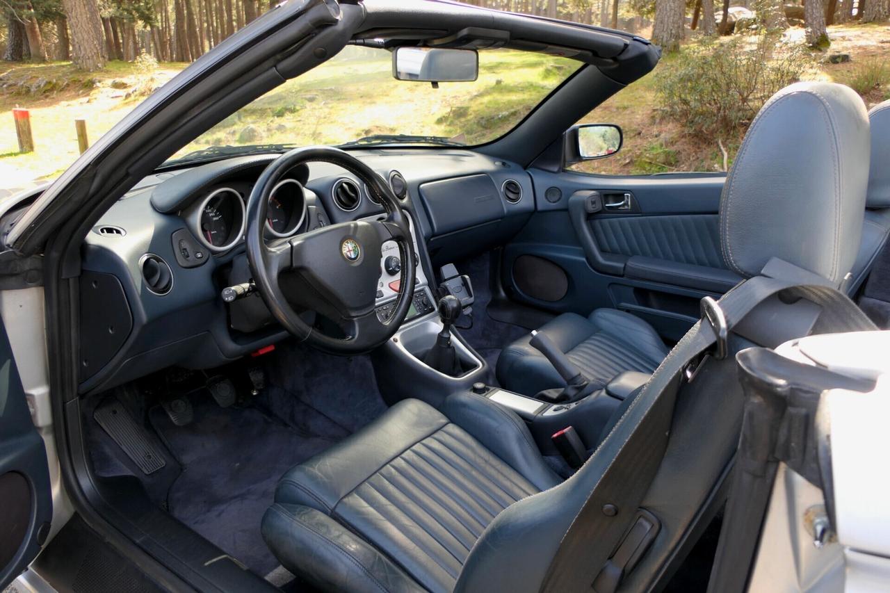 Alfa Romeo Spider 3.0i V6 24V cat L