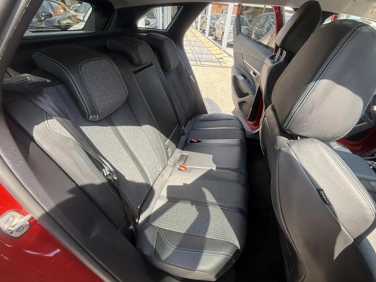 Peugeot 3008 BlueHDi 130EAT8 Allure