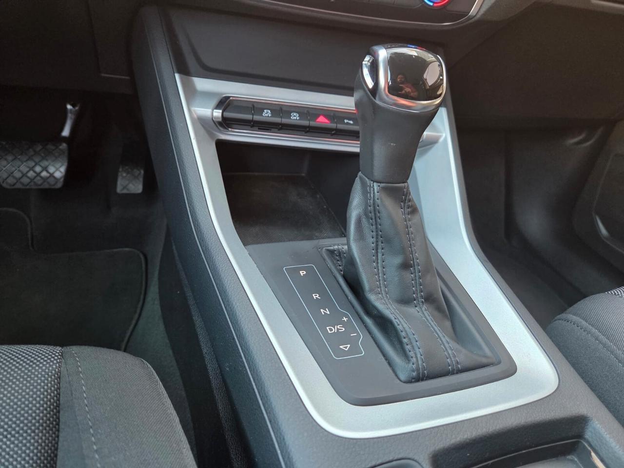 Audi Q3 35 TDI S tronic 150 cv Business