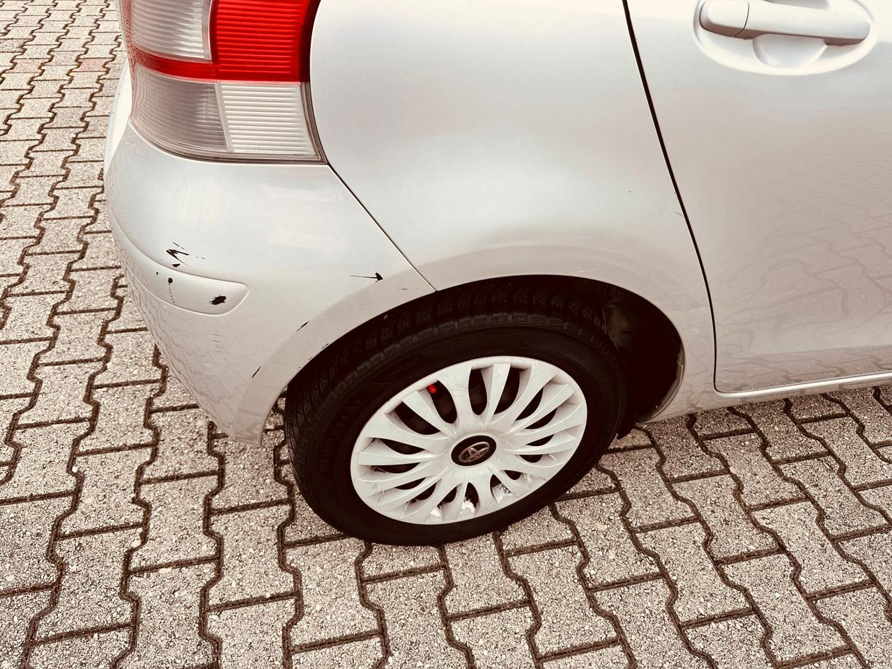 Toyota Yaris 1.4 D-4D CAMBIO AUTOMATICO DPF 5 porte Sol