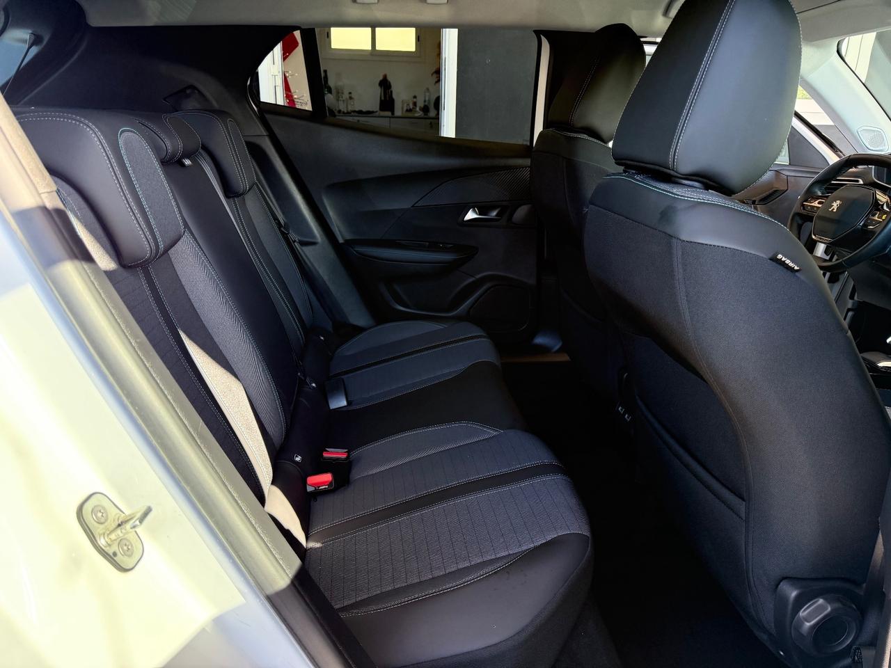 Peugeot 2008 BlueHDi 130 S&S EAT8 Allure Pack