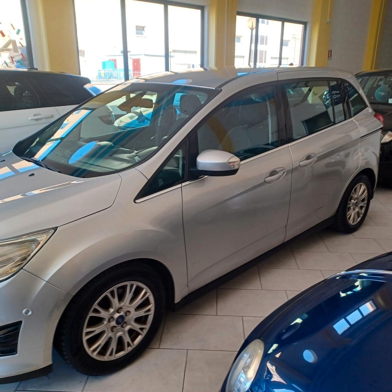 7 POSTI FORD C-MAX 1.6 TDI DISTRIBUZIONE FATTA