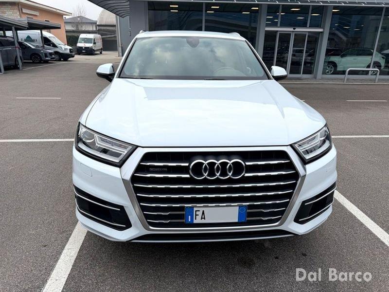 Audi Q7 V6 3.0 TDI 150kW quattro tiptronic