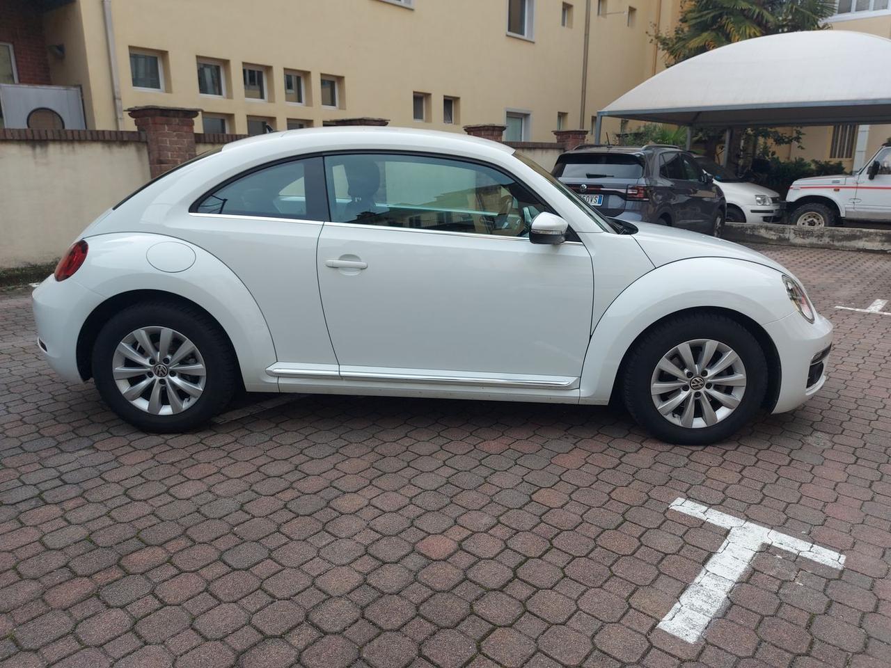 Volkswagen Maggiolino 2.0 TDI 110 cv ok neopatentati