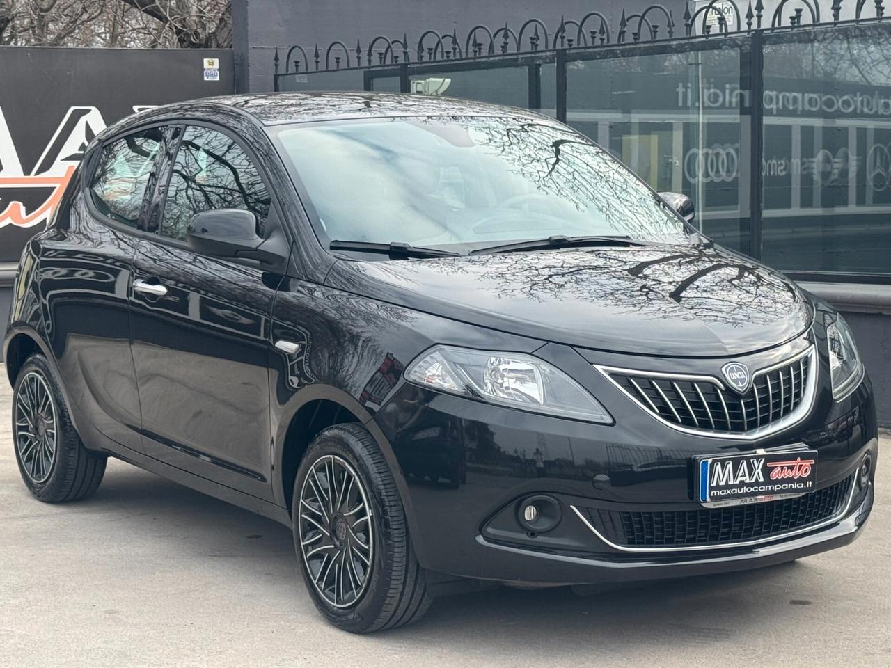 Lancia Ypsilon 1.0 FireFly 5 porte S&S Hybrid Gold Plus
