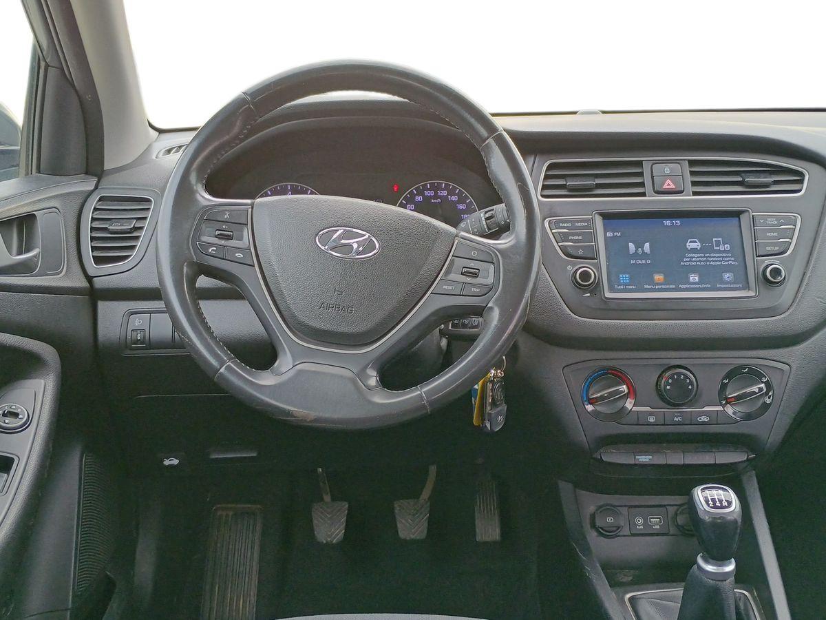 HYUNDAI i20 II 2018 - i20 1.2 mpi Connectline 75cv 5p