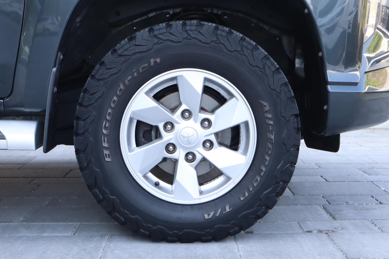 Mitsubishi L200 2.3 Double-Cab Gancio