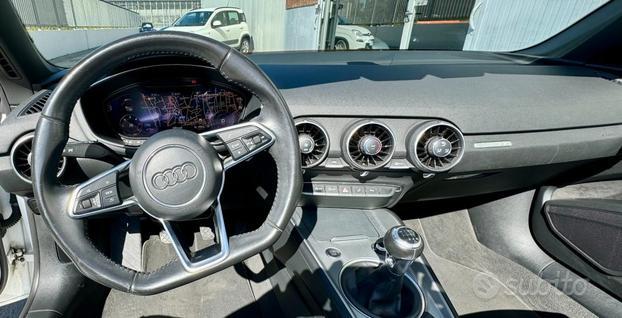 AUDI TT Roadster 2.0 TDI ultra Design